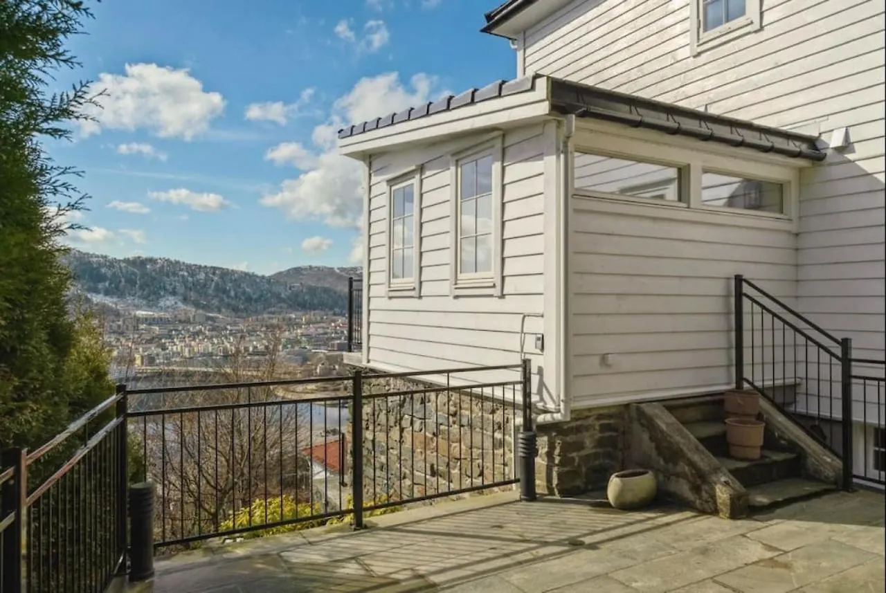 Dinbnb Homes I Luxury Villa With Hot Tub & Views Bergen 0*,  Norway