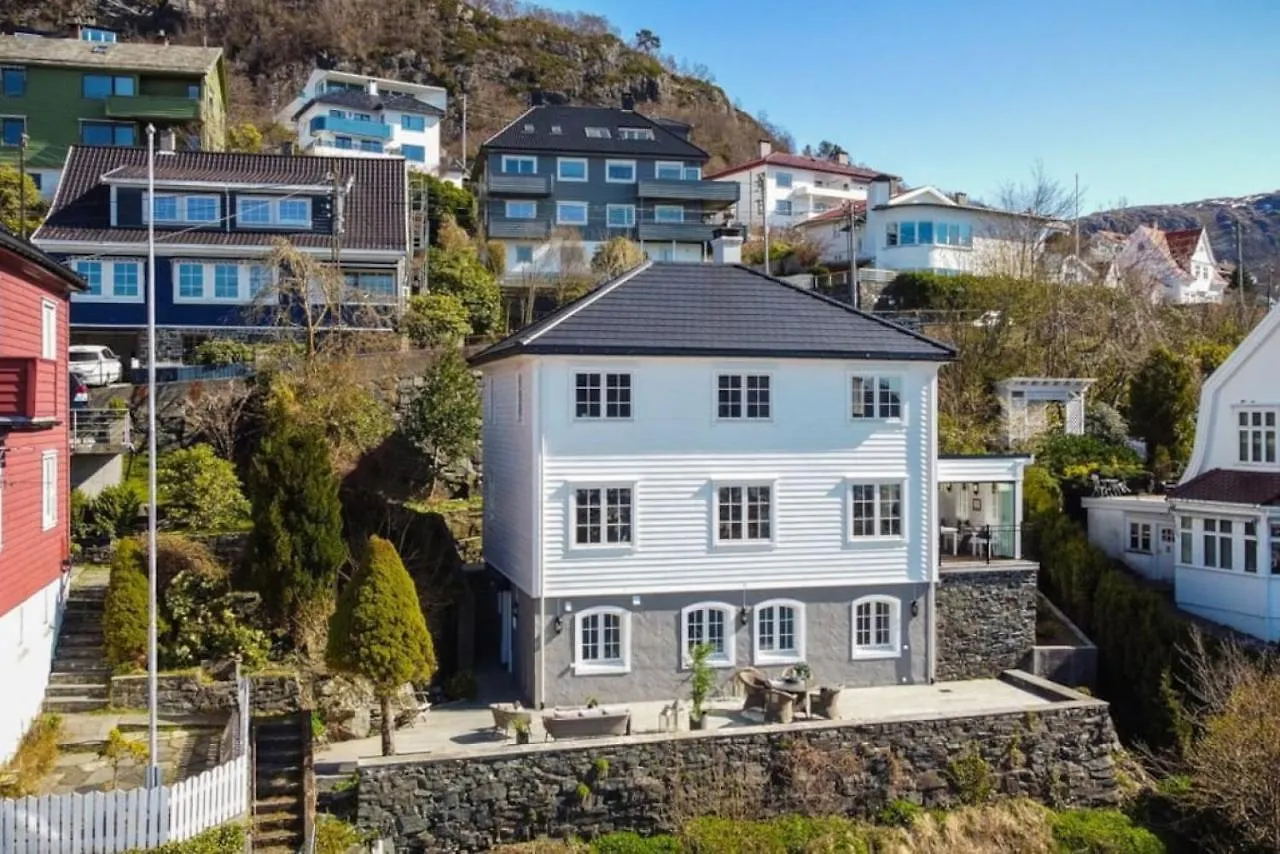 Dinbnb Homes I Luxury Villa With Hot Tub & Views Bergen