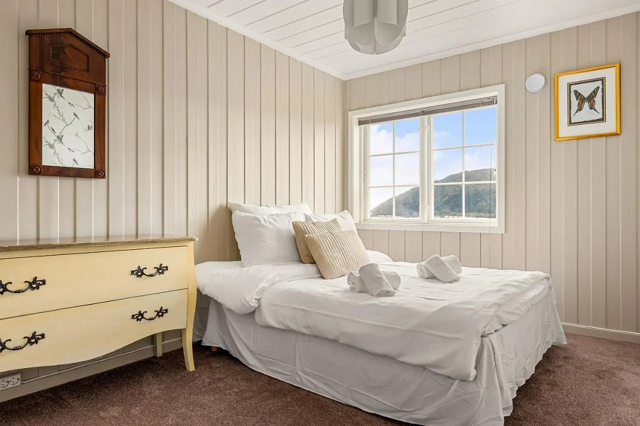 Dinbnb Homes I Luxury Villa With Hot Tub & Views Bergen Norway