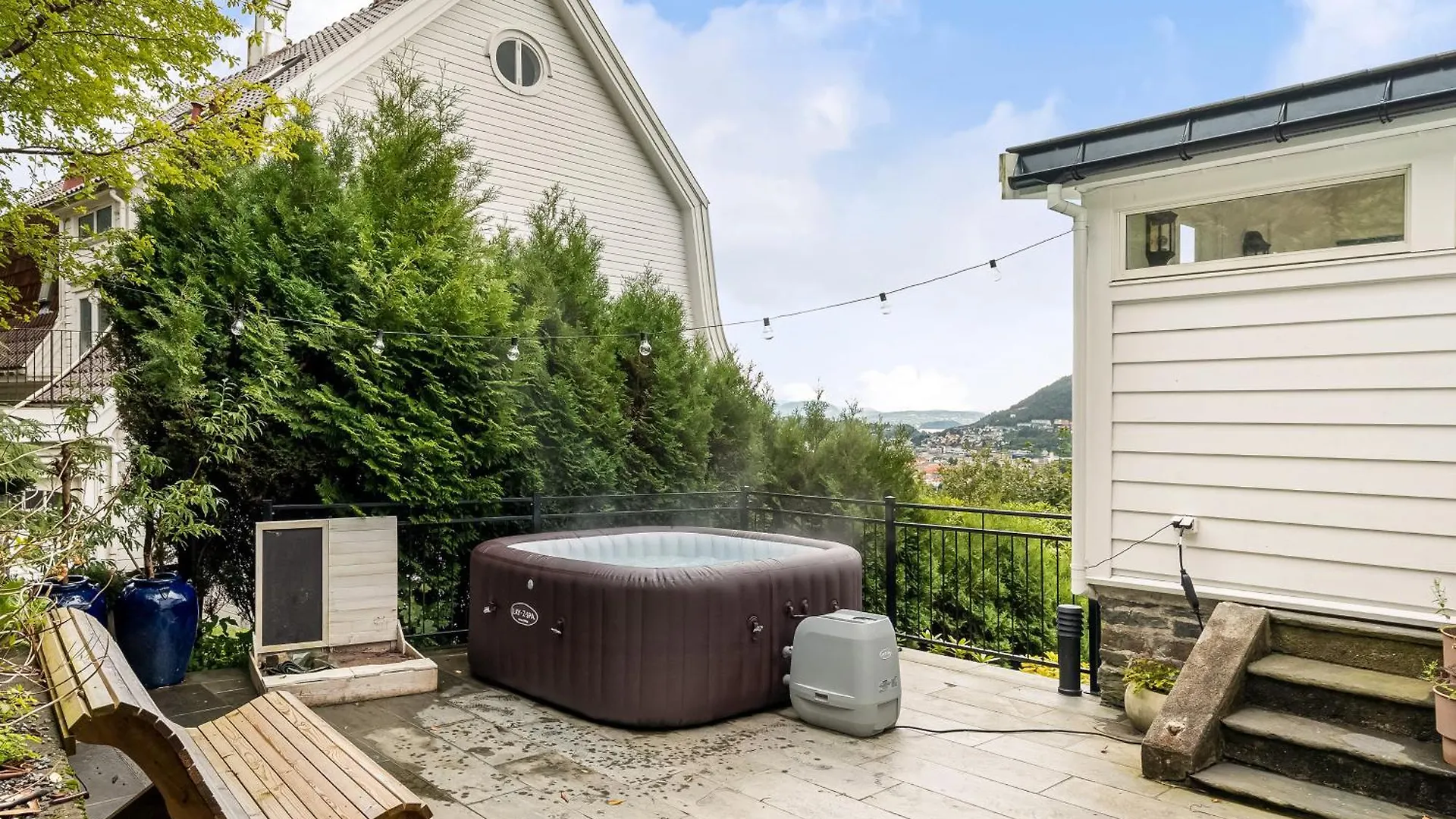 Dinbnb Homes I Luxury Villa With Hot Tub & Views Μπέργκεν